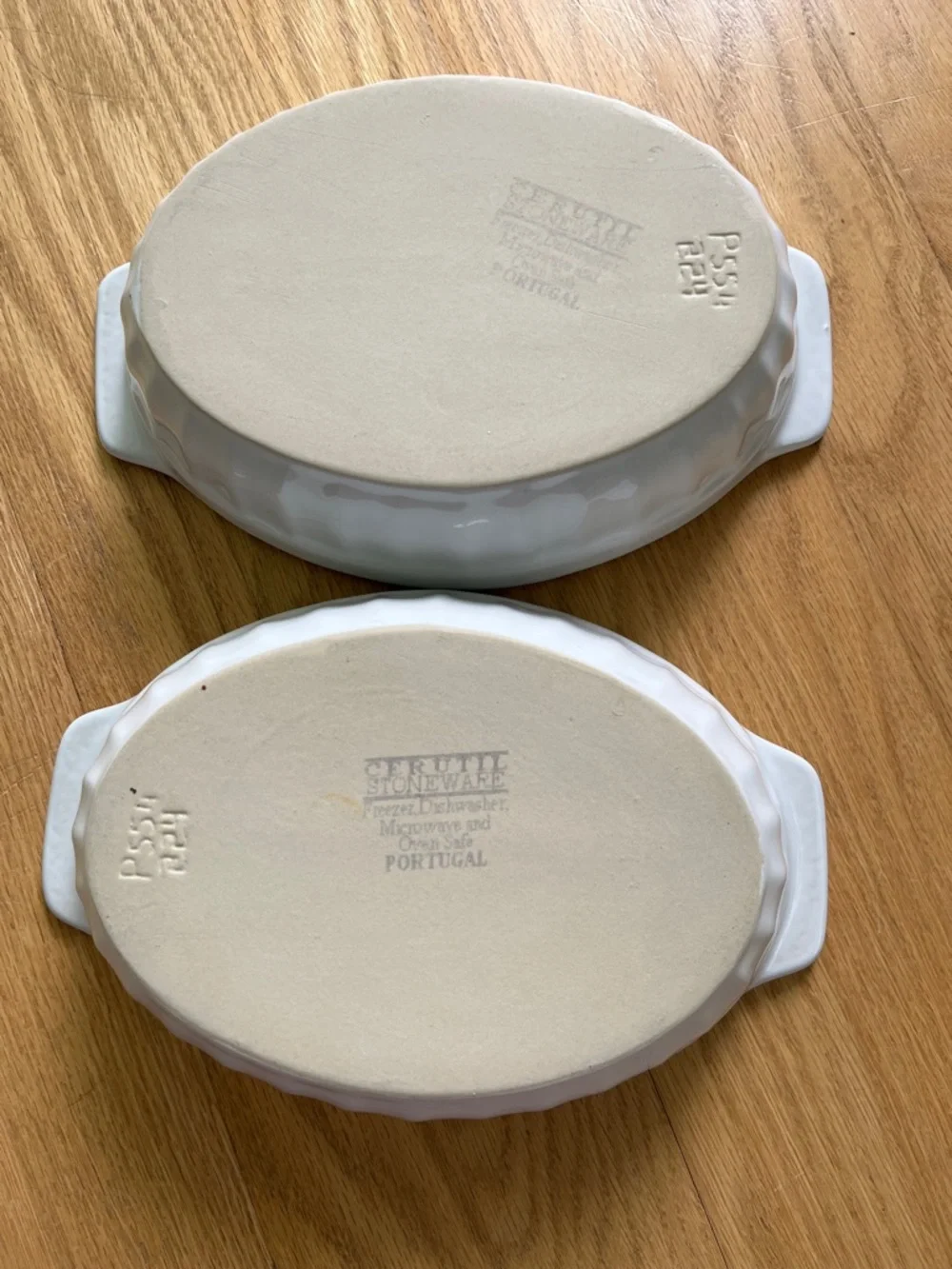 CERUTIL STONEWARE Oval Ceramic Baking Dishes in White (Set of 2)